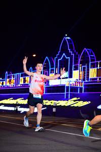 BIB: 4305
                            <button type="button" onclick="openModal(22864280)" class="btn btn-primary btn-sm float-right btn-popup" data-toggle="modal" data-target=".modal-high-quality">
                        <i class="fas fa-shopping-cart"></i> Add to Cart
                    </button>
                                            <button type="button" onclick="isThisMe(22864280, true)" class="btn btn-success btn-sm float-right btn-popup btn-isme hidden" data-toggle="tooltip" data-placement="bottom" title="นี่คือรูปของคุณใช่ไหม คลิกที่นี่เพื่อเอาเข้าอัลบั้ม">
                        <i class="fas fa-plus"></i> Add to album
                    </button>
                    <button type="button" onclick="isThisMe(22864280, false)" class="btn btn-warning btn-sm float-right btn-popup btn-isnotme hidden">
                        <i class="fas fa-ban"></i> Remove from album
                    </button>